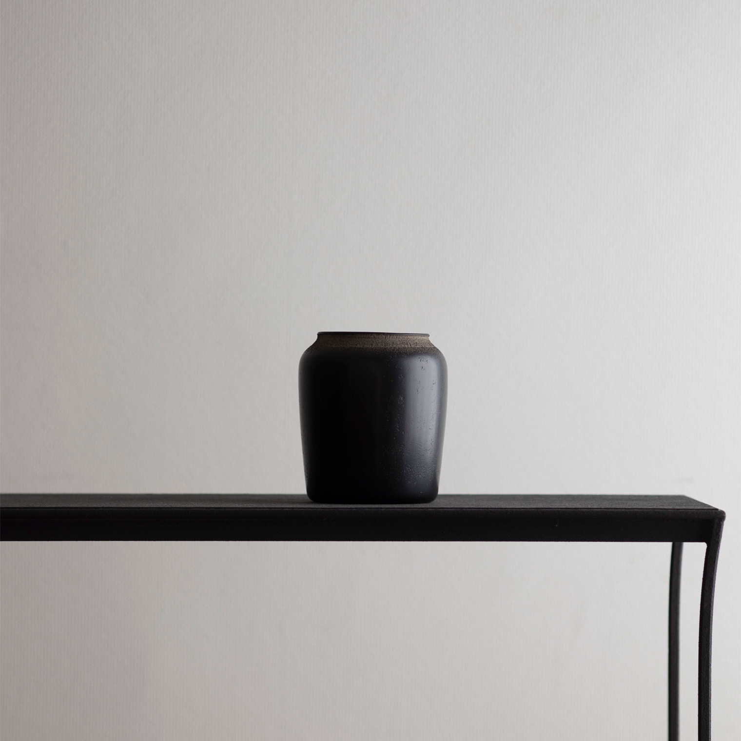 黑 花器2023 C | Works | 安齊賢太 | panorama